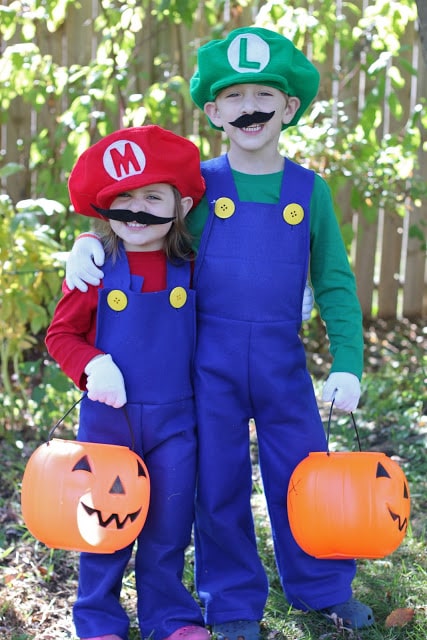 halloween costumes for siblings 11