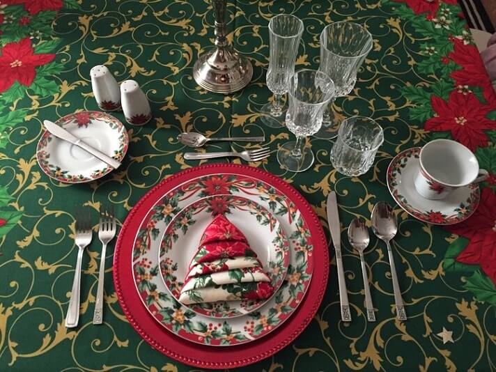 simple easy christmas table setting ideas 8