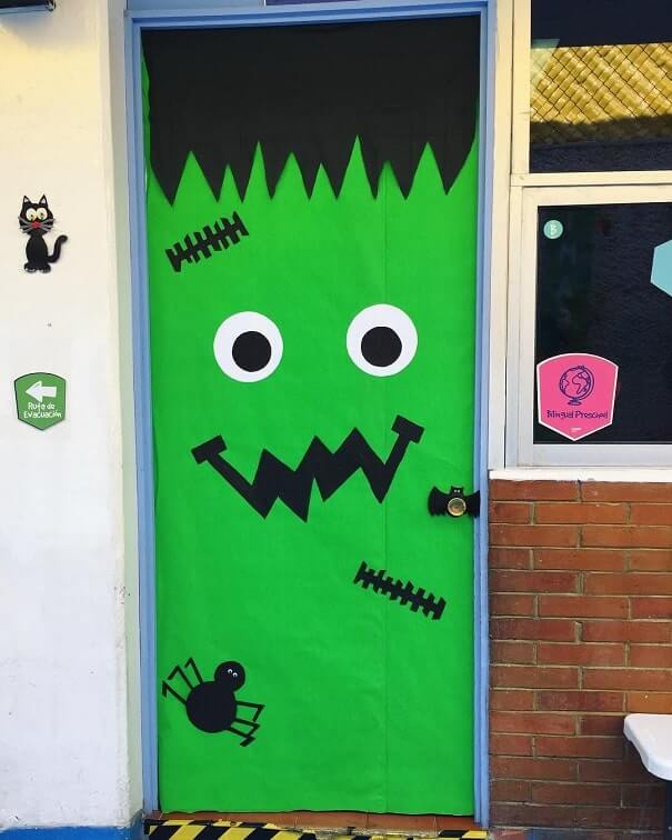 diy halloween door decorations ideas 2