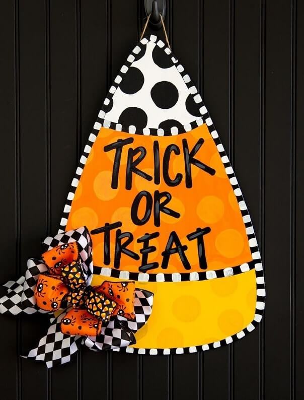 diy halloween door hanger 13