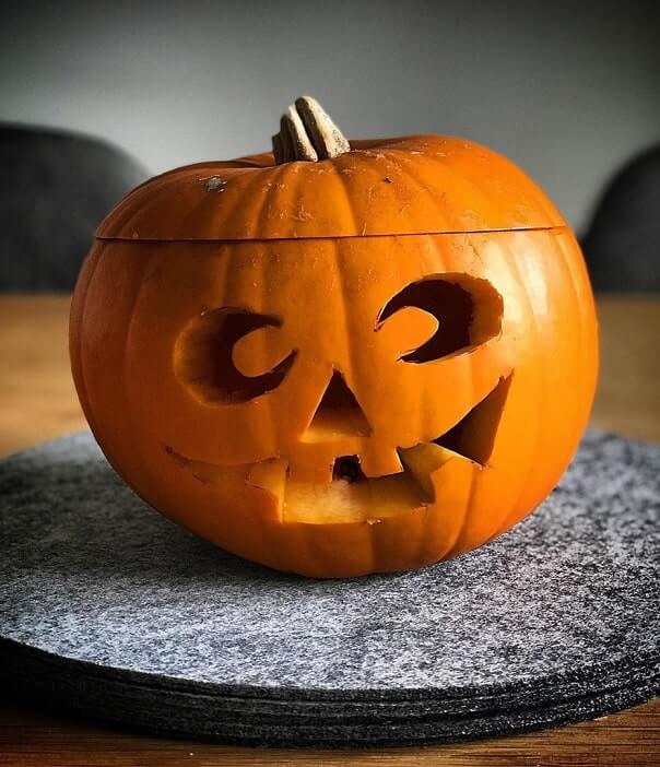 how to carve a pumpkin 3