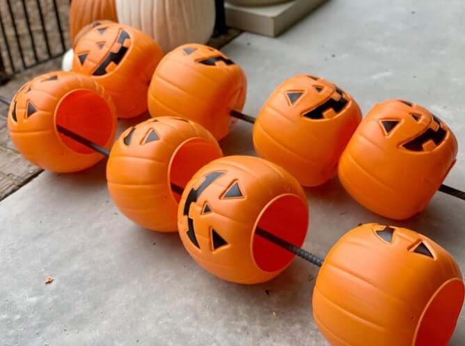 diy plastic pumpkin bucket planters 2