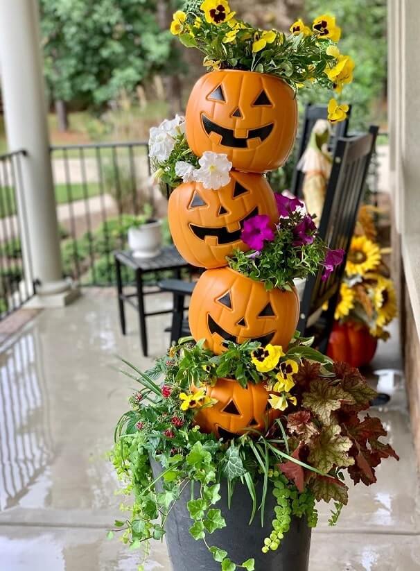 diy plastic pumpkin bucket planters 4