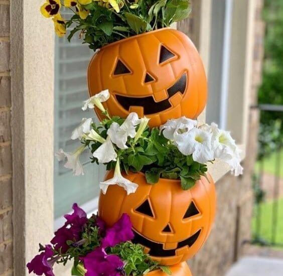 DIY Plastic Pumpkin Bucket Planters Munchkins