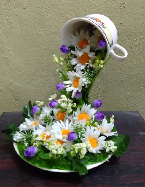 Floating easter egg centerpiece idea