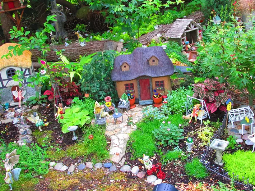 large miniature fairy garden ideas
