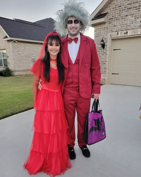 beetlejuice and lydia's wedding halloween