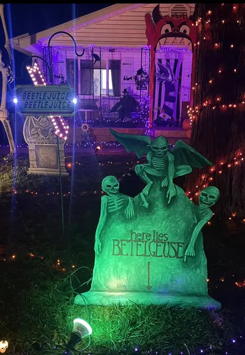 beetlejuice front yard decoration 21