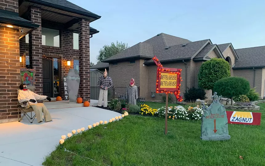 beetlejuice halloween yard decorations