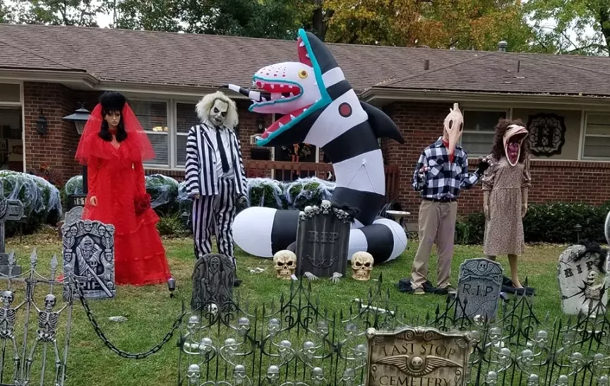 beetlejuice yard decorations