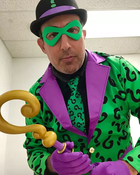riddler green suit with question marks