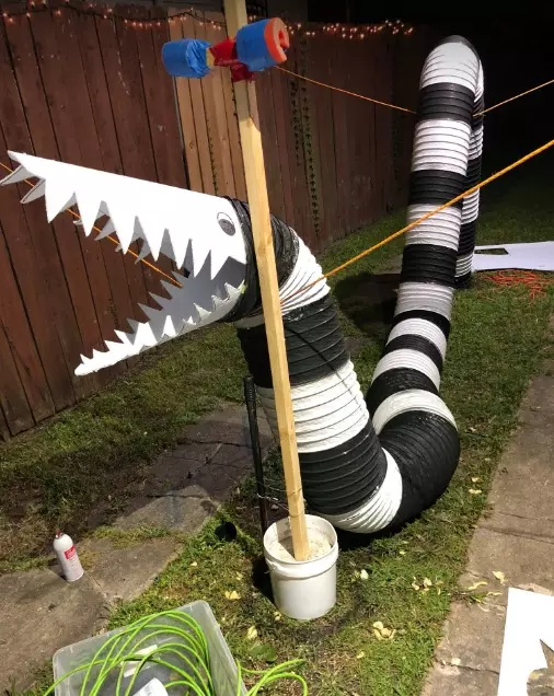 beetlejuice sandworm diy