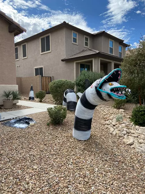 beetlejuice sandworm lawn decoration