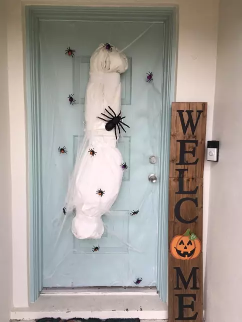 diy hanging body halloween