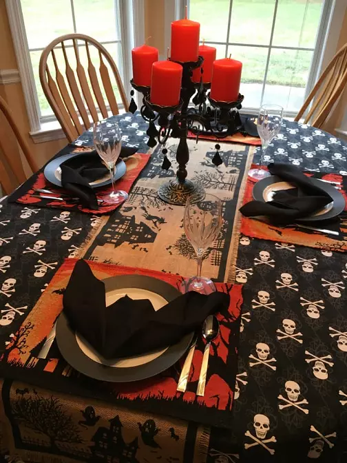 halloween dinner tablescape