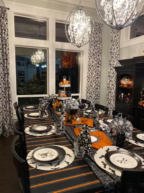 halloween table decor