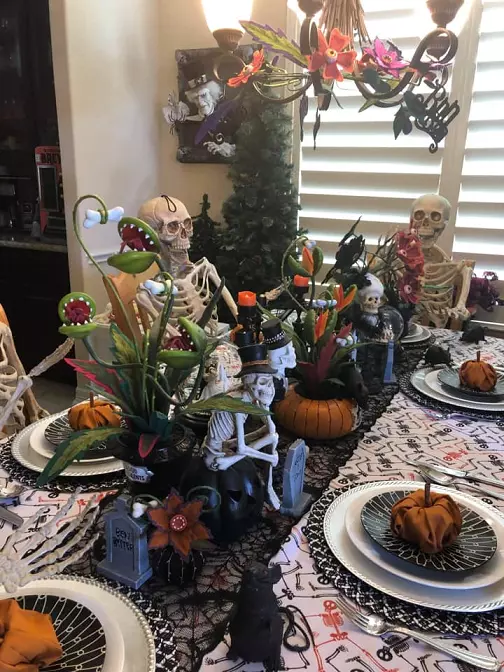 halloween table setting idea