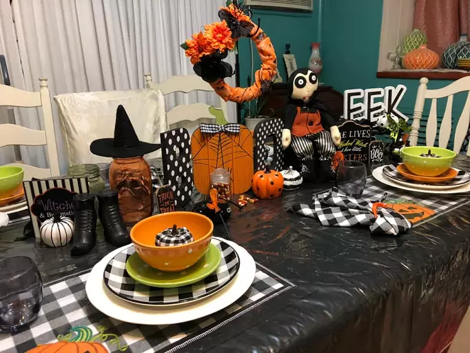 halloween tablescape pinterest