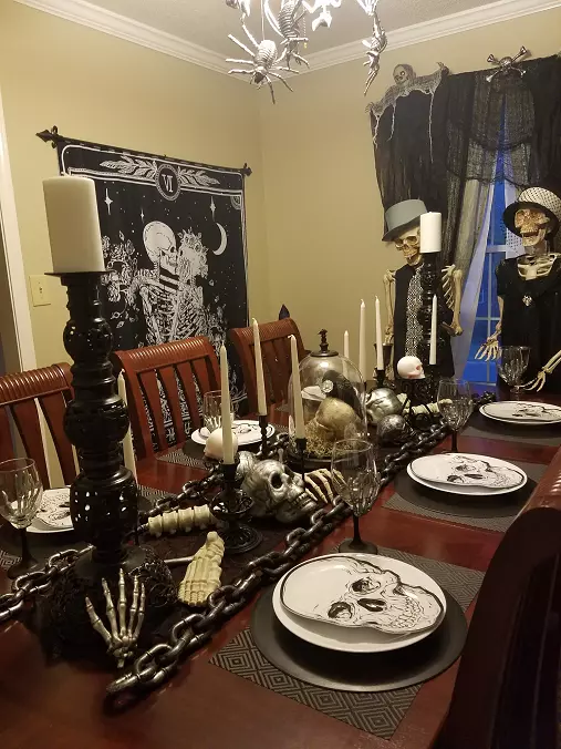 halloween themed table decorations