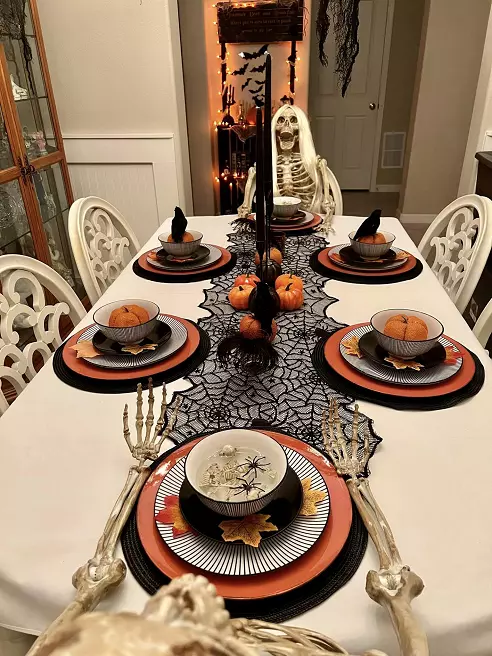 Halloween table decor ideas with skeletons