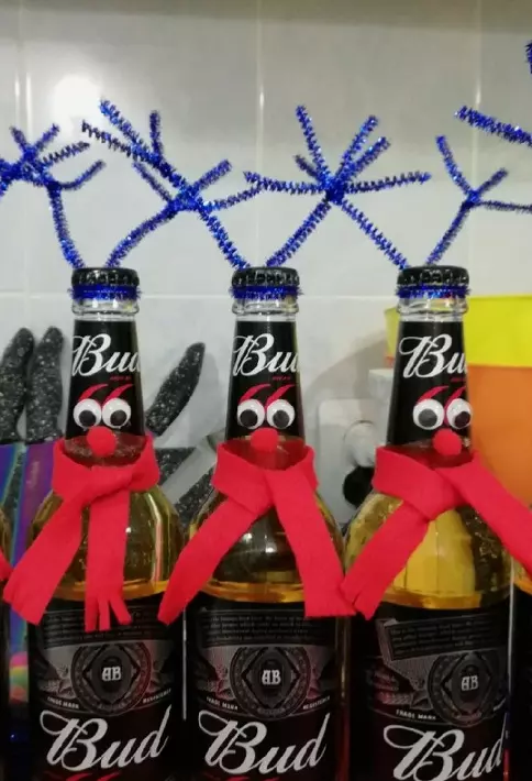 Reindeer Root Beer Bottles DIY Christmas Gift Ideas