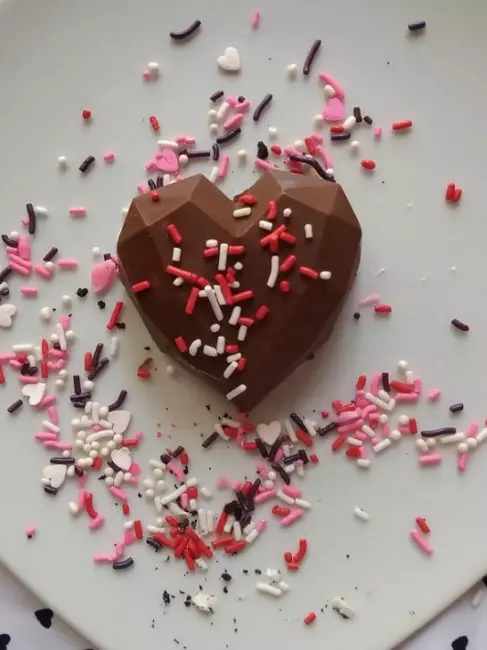 geometric cake heart