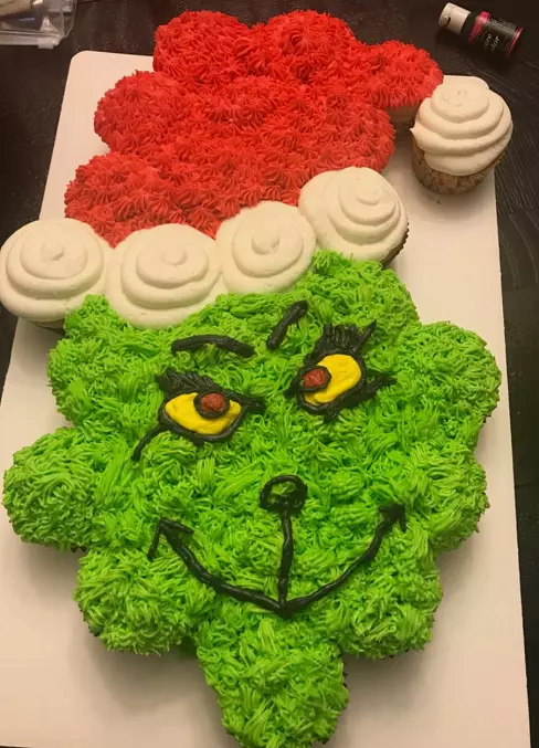 Grinch Pull-Apart Cupcakes