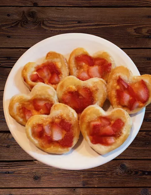 strawberry cream heart pastries