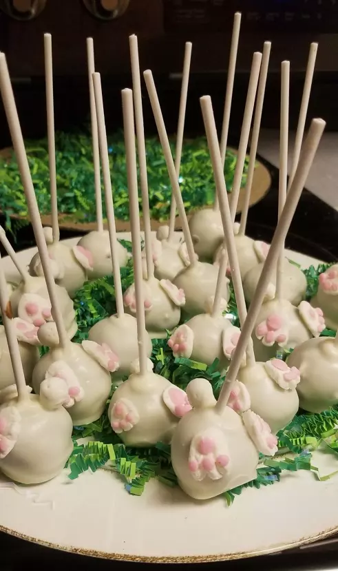 Bunny butt cake pops