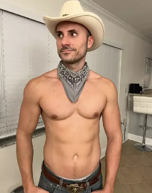 Shirtless Halloween Costumes Cowboy