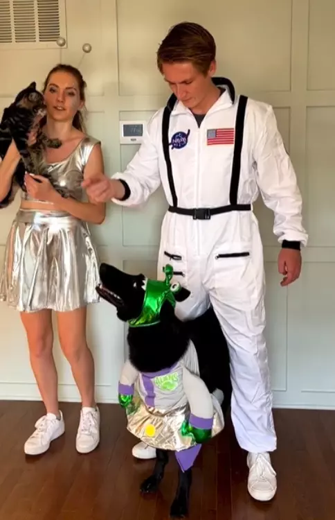 Couple and dog Halloween costumes alien