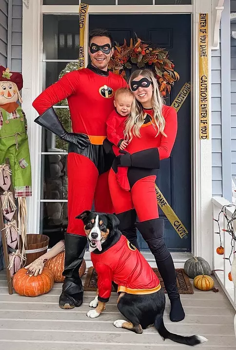 Matching costume ideas with dog the incredibles