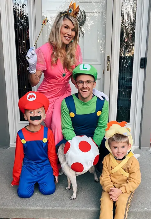 family halloween costumes with dog mario