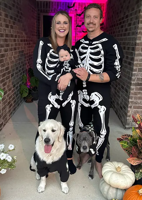 family halloween costumes with dog skeletons
