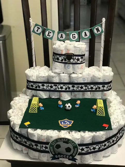 baby shower diaper cake ideas 22