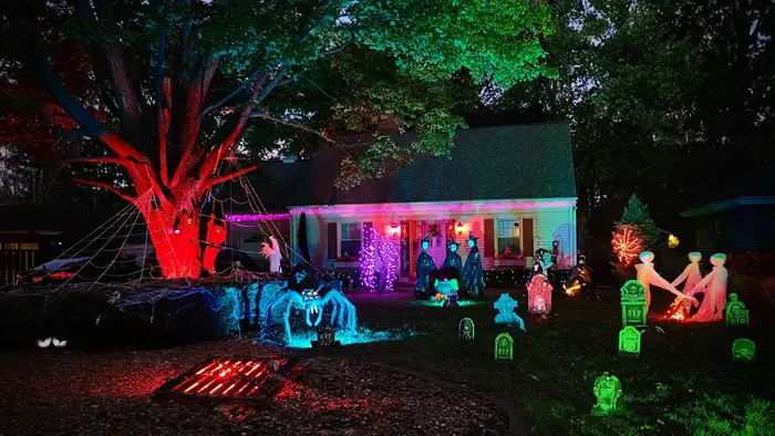 halloween lighting ideas outdoor 10